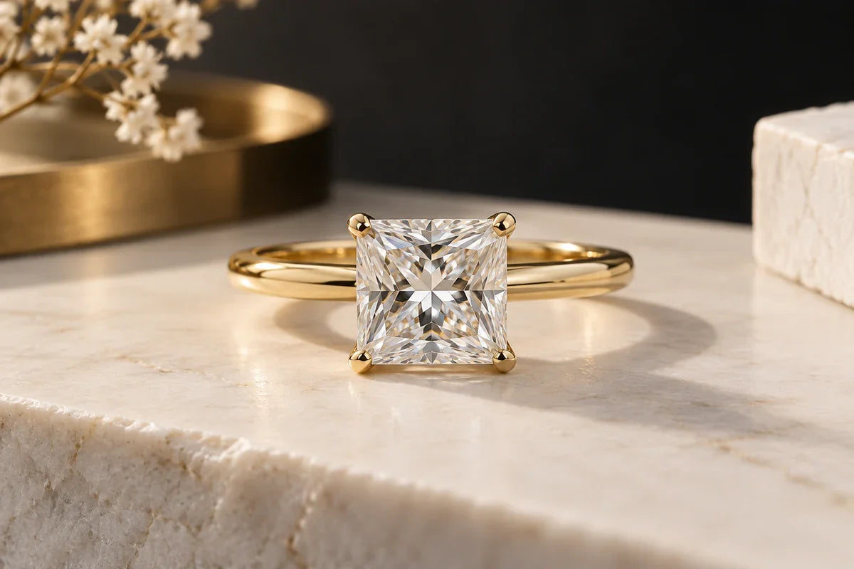 Diamant princess cu sprijin atent la cele patru colțuri.